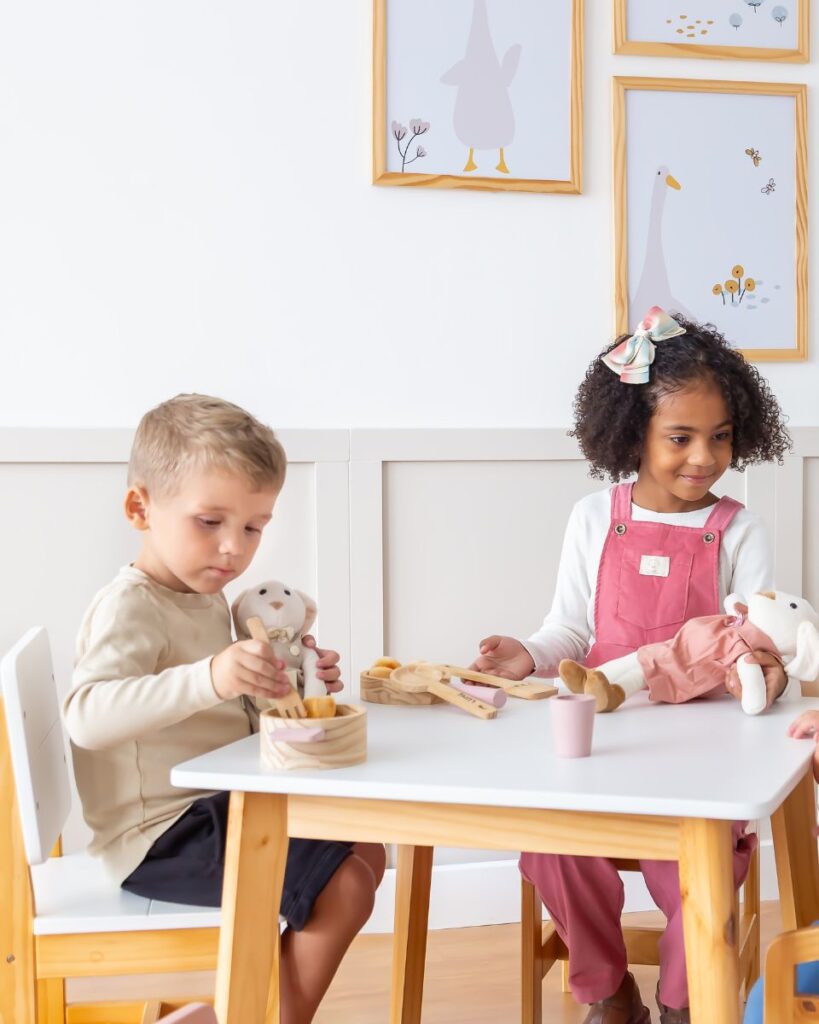 mesinha-infantil-organizar-brinquedos