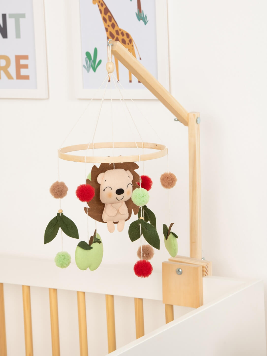 Móbile para berço Cola e Decora